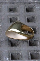 FOSSA RING WITH CREAM ENAMEL